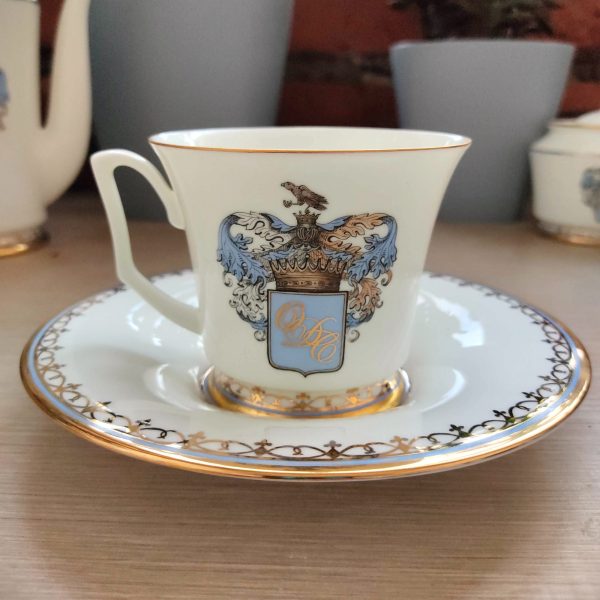 чайная пара с гербом