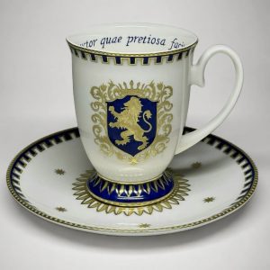 Чайная пара с золотой монограммой